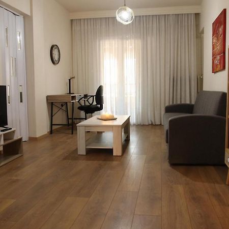 Nikis Apartment Larissa Luaran gambar