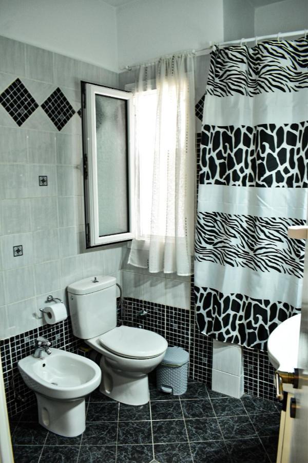 Nikis Apartment Larissa Luaran gambar